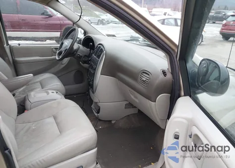 2005 Chrysler Town & Country Touring from USA, damaged, VIN 2C8GP54L85R192954